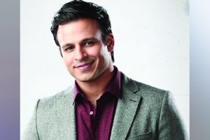 अभिनेता विवेक ओबेरॉयची दीड कोटीची फसवणूक; भागीदाराला अटक Vivek Oberoi, Businessman Sanjay Saha arrested on charges of defrauding actor Vivek Oberoi