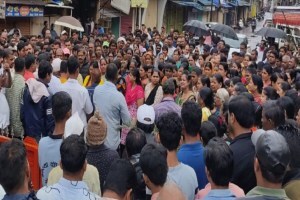 कोल्हापूर : गतिमंद युवतीवर अत्याचार; मलकापुरात कडकडीत बंद, मोर्चा Abuse of young woman