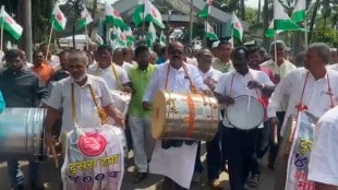 protest against sugar factory kolhapur