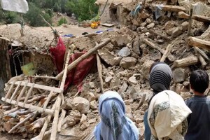 अफगाणिस्तानातील भूकंपात ३२० ठार afghanistan earthquake