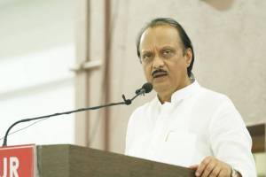 ‘दादा कचऱ्याची गाडी येत नाही’, भरकार्यक्रमात महिलेची तक्रार, अजित पवारांनी दिलं मिश्किल उत्तर, म्हणाले… ajit pawar
