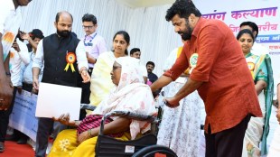 bachu kadu with disabled people