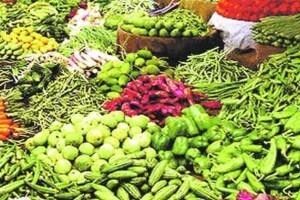 पुणे : परतीच्या पावसाचा फटका; फळभाज्या, पालेभाज्यांची दरवाढ vegetable prices pune, pune vegetable prices increased