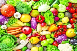 पुणे : मागणी वाढल्याने भाज्या महाग, गृहिणींच्या खर्चावर ताण pune prices of fruits and leafy vegetables, fruits and leafy vegetables price in pune, fruits and leafy vegetables price increased in pune