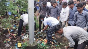 washim district collector buveneswari s, cleanliness drive in washim, buveneswari s participated in cleanliness drive
