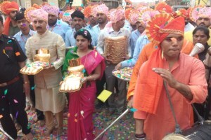 saptashrungi mata jewelleries, navaratri festival started, procession of saptashrungi mata jewelleries