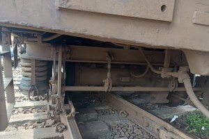local train derailed in mumbai, western railway services disrupted