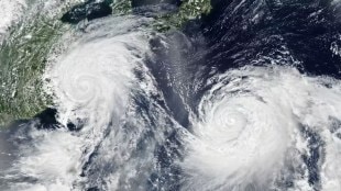 cyclone, maharashtra, cyclone moves towards oman, chances of unseasonal rain, october to december month
