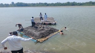 jalgaon sand mafia, action against sand mafia, tapi river, revenue department, illegal sand mining at tapi