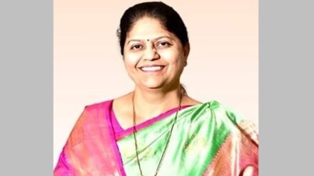 nashik tehsildar resign, dr rajashri ahirrao, resign to enter in politics
