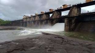 khadakwasla dam news in marathi, lowest discharge of water from khadakwasla dam