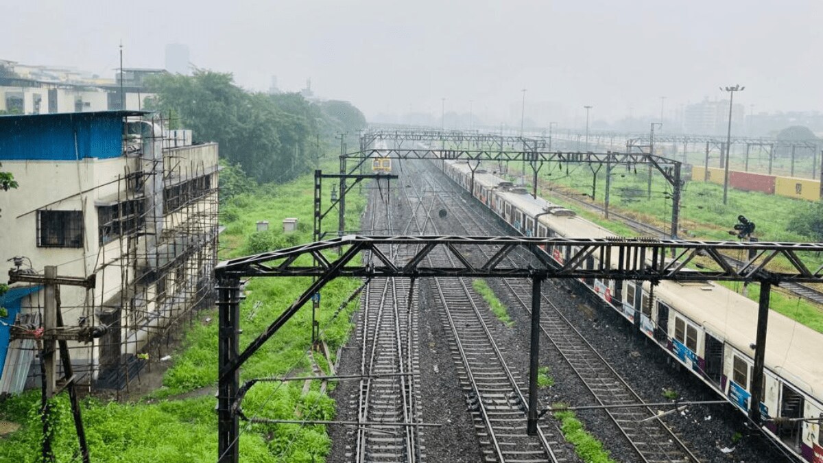 One person died two were seriously injured Deccan Queen express Kalyan railway station