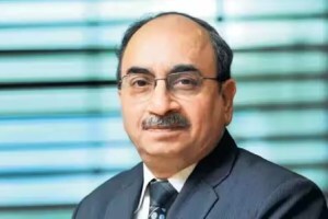 SBI Chairman: सरकारने स्टेट बँकेचे चेअरमन दिनेश खारा यांचा कार्यकाळ वाढवला, ते SBI चे चेअरमन किती काळ राहणार? SBI chairman dinesh khara