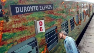 Mumbai-bound Duranto Express started leaving Nagpur 10 minutes earlier