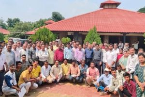 शेतकरी झाले निर्यातदार, राज्यातील पहिलेच असे पाऊल License certificates for export of vegetables