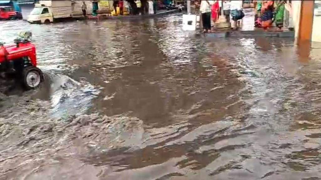 heavy rain across kolhapur