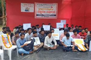 एमपीएससी उत्तीर्ण अभियंत्याना वर्षभरानंतरही नियुक्तीपत्र नाही; आझाद मैदान येथे बेमुदत उपोषण mpsc passed engineers not get appointment letter