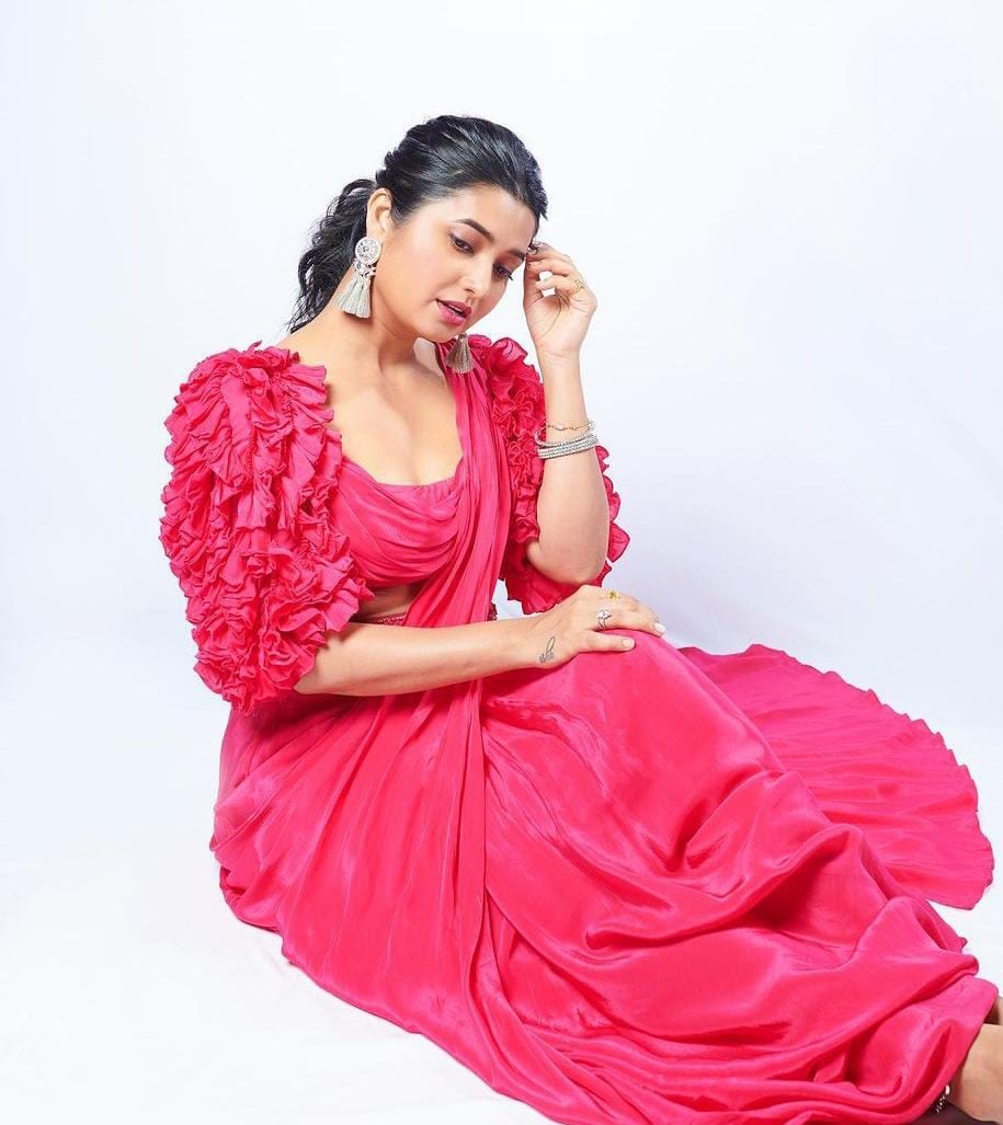 prajakta mali shared new photos of farmhouse
