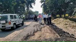 local bjp mla aides dug up road in shahjahanpur