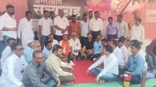 Social worker Gajanan Harne's food sacrifice satyagraha Maratha reservation akola