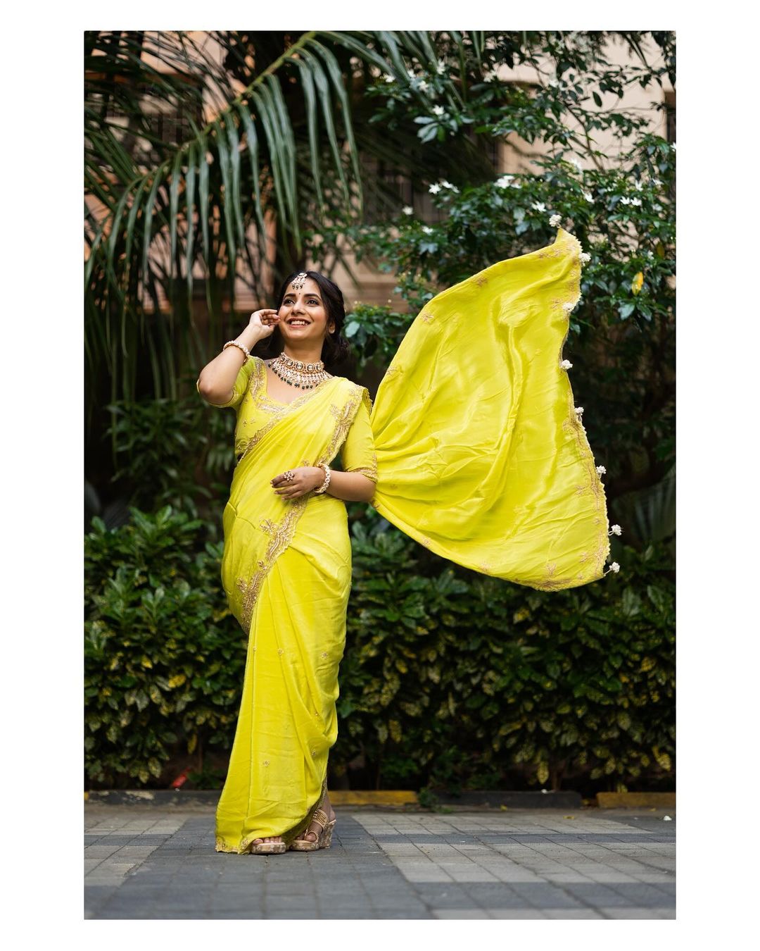 sayali-sanjeev-new-photoshoot-in-yellow-nauvari-saree