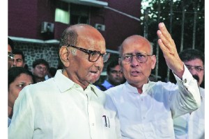 राष्ट्रवादीत फूट नाही! शरद पवार गटाचा युक्तिवाद; बहुसंख्य लोकप्रतिनिधींच्या पाठिंब्याचा अजित पवार गटाचा दावा sharad pawar