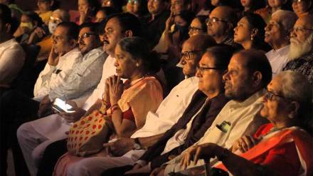 sharad pawar watch play sangeet sanshaykallol