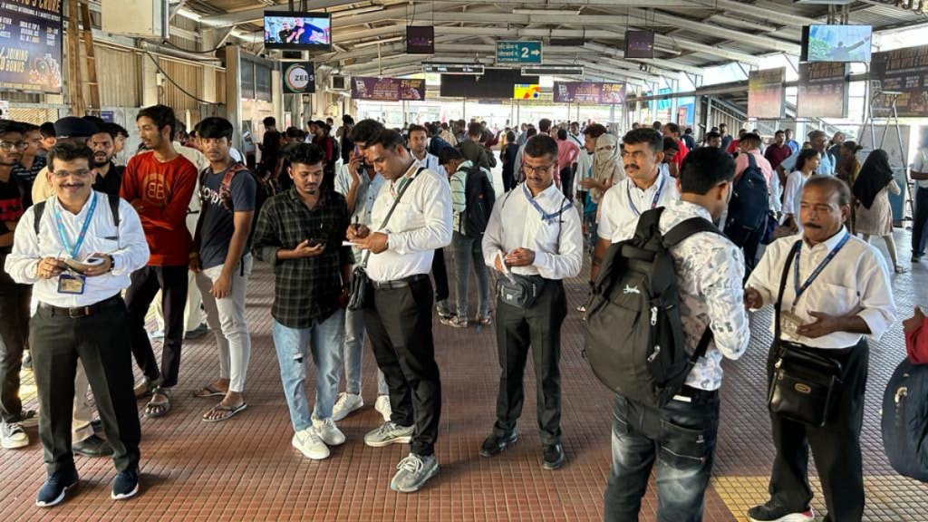 fine 8.66 lakhs without ticket passengers Thane station tc
