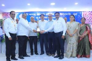 dombivli nagari sahakari bank received maharashtra bank federation best bank award zws