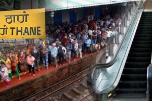 Passengers suffering escalators Thane railway station closed