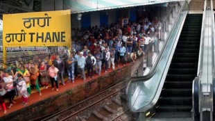 Passengers suffering escalators Thane railway station closed
