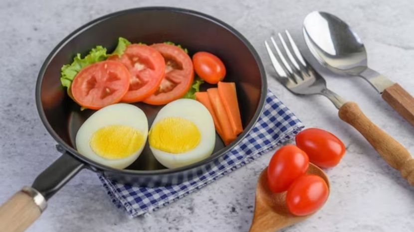 how much eggs should we eat in a week