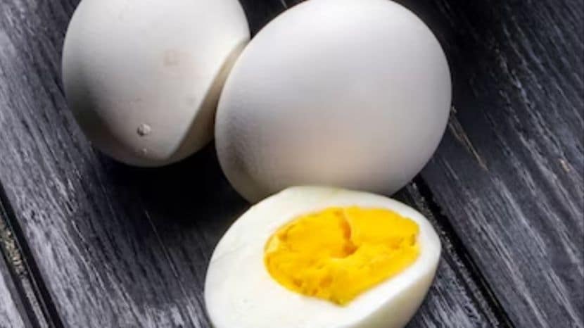 how much eggs should we eat in a week
