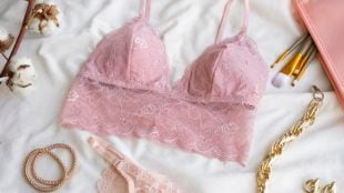 wearing a bra affect your breast health