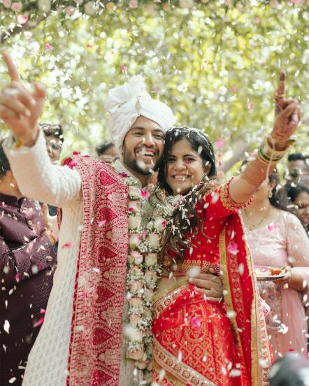१८ नोव्हेंबरला अमृता-प्रसादचा मोठ्या थाटामाटात लग्नसोहळा पार पडला. या लग्नसोहळ्याला त्यांच्या जवळच्या नातेवाईकांसह मराठी सिनेसृष्टीतील अनेक कलाकार मंडळी उपस्थित होती.