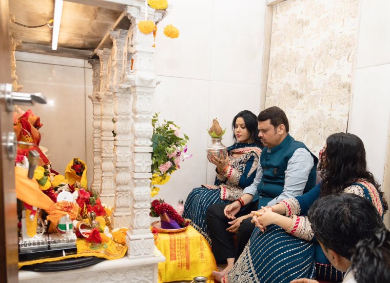 Amruta and Devendra Fadnavis 