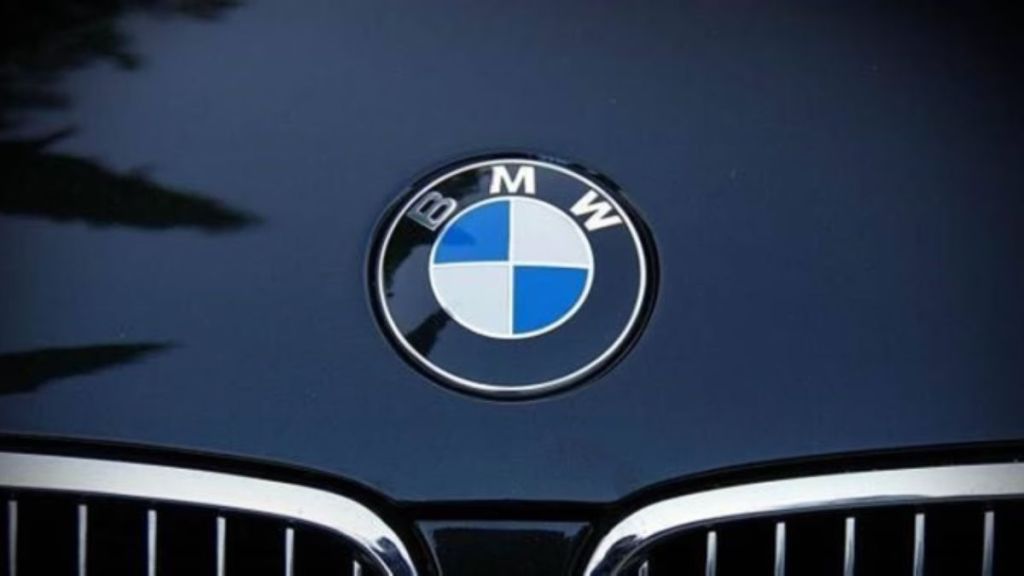 BMW X4 M40i price and features