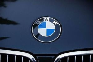 BMW X4 M40i price and features
