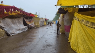 unseasonal rain small shopkeepers bear financial loss Kaundanyapur Yatra wardha