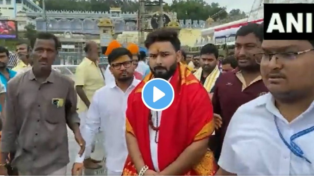 Rishabh Pant and Akshar Patel visite Tirupati Balaji Temple