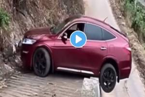Car driving video Dangerous U Turn Watch Amazing Driving Skills goes viral