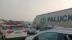 Pune-Satara highway is full of vehicles