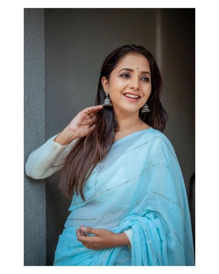 Sayali Sanjeev Rishi Saxena New Movie