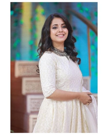 Sayali Sanjeev Rishi Saxena New Movie