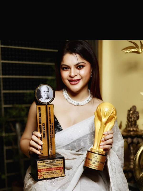 Sneha Wagh White Saree