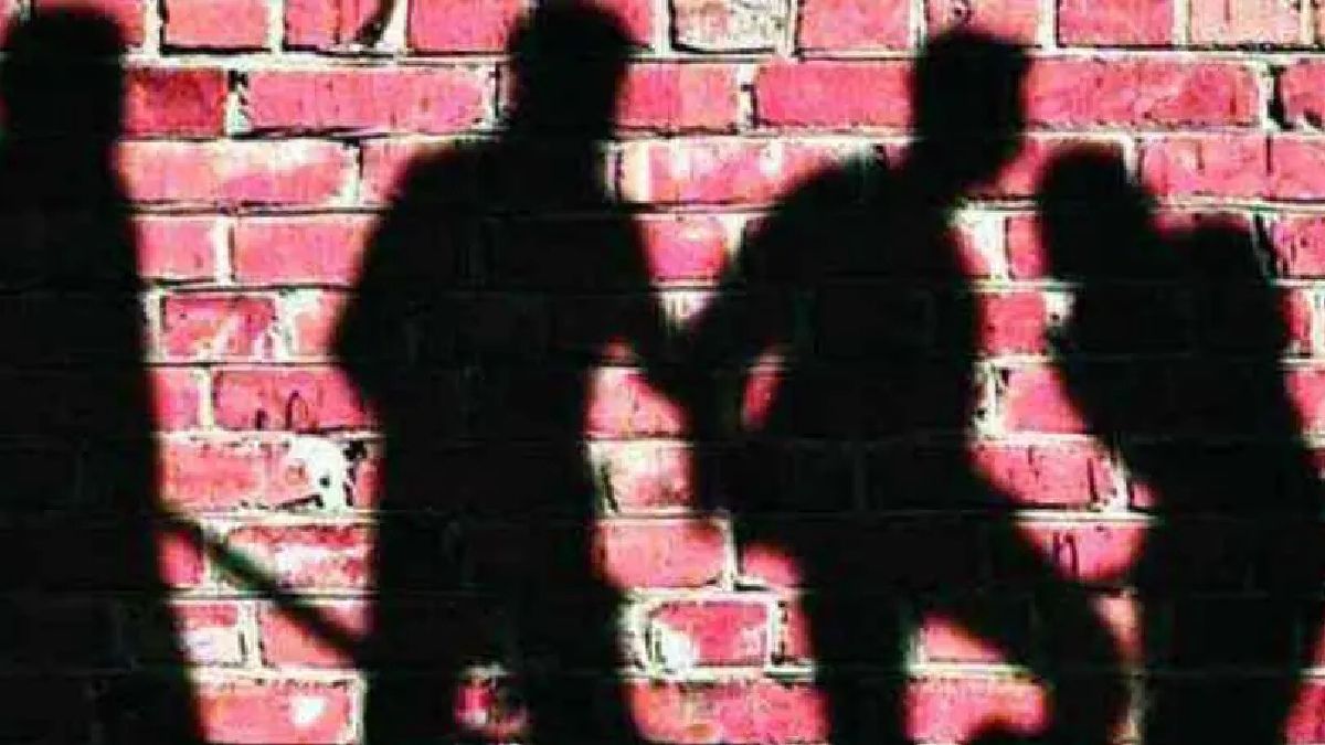 Terror of youth in Valdhuni area of Kalyan