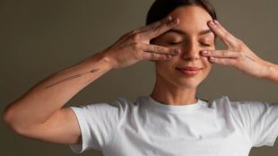 seven yoga for healthy eyes