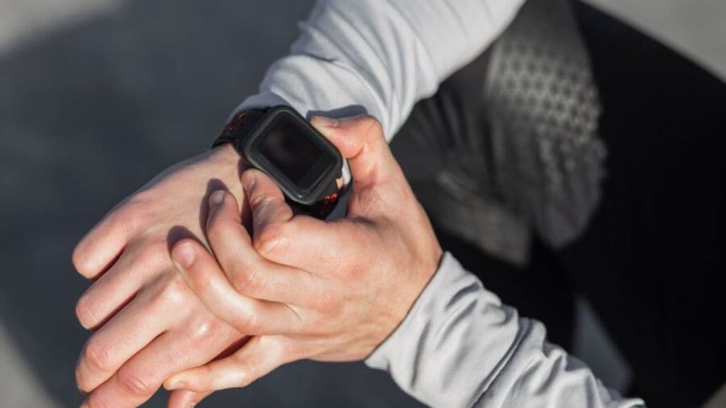 Apple smart watch watchOS 10.1 update battery issue