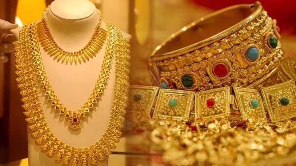 more than 100 kilo gold sold in jalgaon, more than 100 kilo gold sold on dhanteras in jalgaon