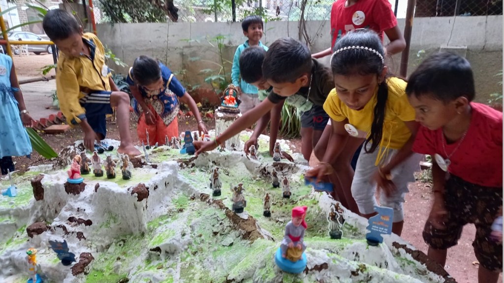 orphaned boys and girls of irshalwadi landslide, irshalwadi landslide victims, diwali celebration